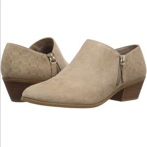 Dr. Scholl’s Women’s Brief Ankle Boot Putty